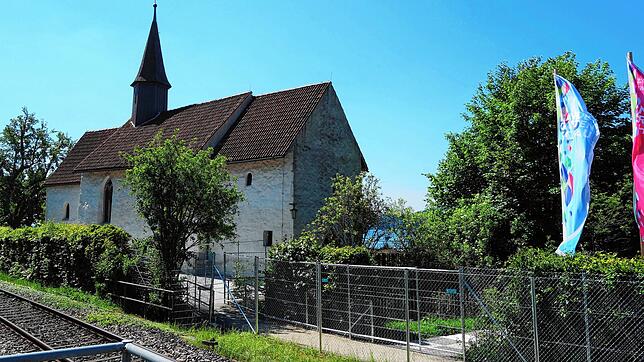 Der Weg zum Eingang der Silvesterkapelle ist wieder frei. Ab Mitte Juni kann das Gotteshaus wahrscheinlich wieder im Rahmen von ...