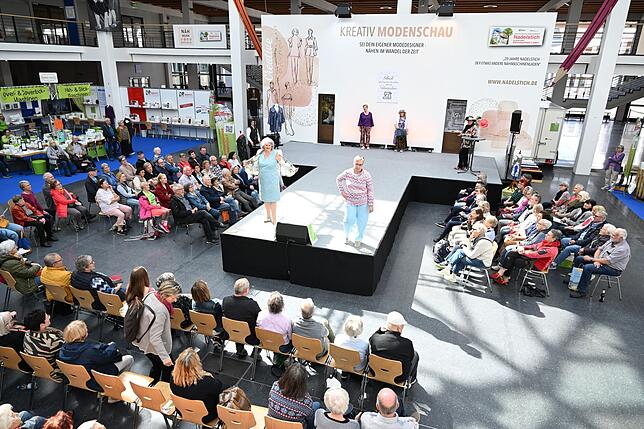 Im Foyer Ost gibt es neben Workshops auch kreative Modenschauen.