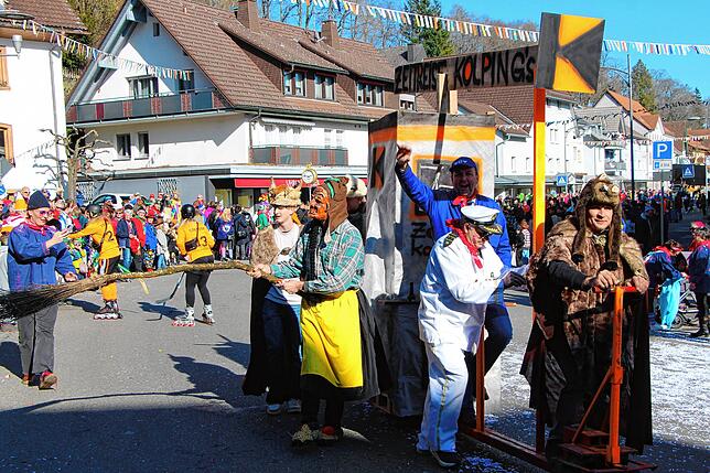 Bild 1: Bonndorf durch Zeit und Raum: Alle Bilder vom Fasnachtsumzug 2025