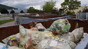 Ein Container mit Gelben Säcken auf dem Recyclinghof in Bad Säckingen. Bei den Wertstoffen hat der Landkreis Waldshut weiter die Nase vorn.