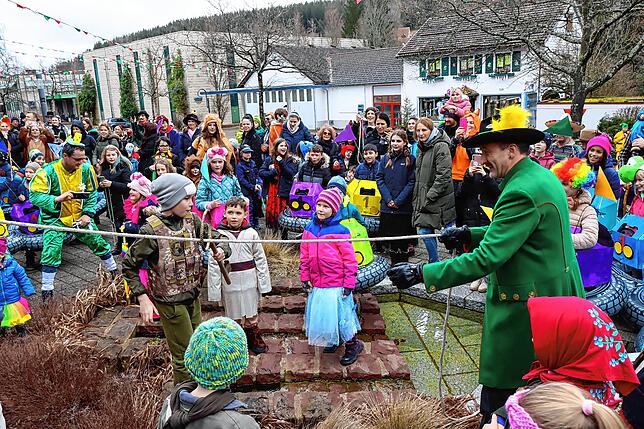 Bild 23: So feiert der Unterkirnacher Narrensamen am Schmotzige Dunschtig