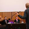 Bürgermeister Johannes Henne und Ortsvorsteher Martin Frank lauschen den Stellungnahmen der Bürger zur Beibehaltung oder Abschaffung des ...