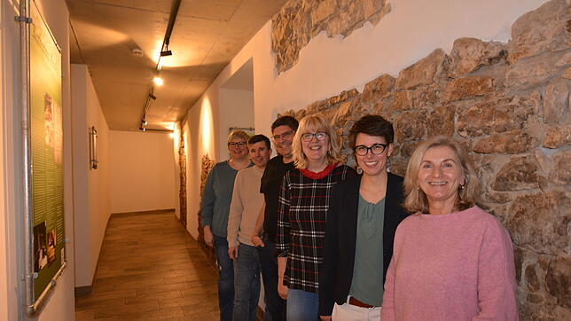 Sie stehen hinter „Mauchen macht‘s“ (von rechts): Sandra Engel, Markus Holz, Jochen Haas, Thekla Korhummel, Johanna Schmid und Christine ...