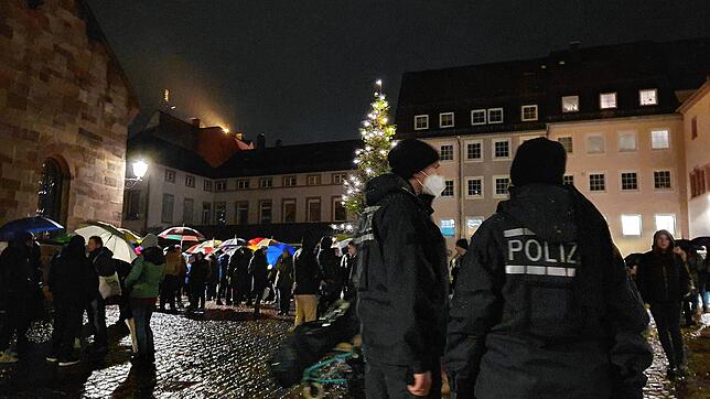 Nur 16 Landespolizisten sind am Montag noch Weihnachten in Villingen bei einem Aufmarsch von Kritikern der Corona-Politik aufgeboten. ...