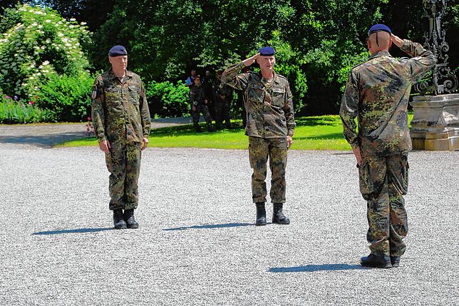 Bild 5: Soldaten aus dem Kosovo zurück in Donaueschingen: Die besten Bilder des feierlichen Appells vor dem Schloss