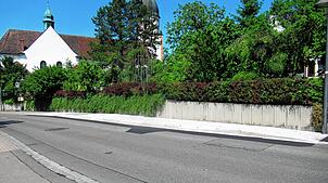 Die Bushaltestelle Rathaus Ost in Friedingen ist jetzt ebenfalls barrierefrei. Foto: Stadt