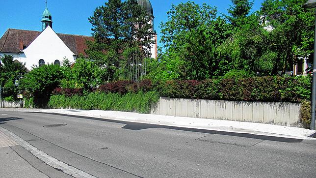 Die Bushaltestelle Rathaus Ost in Friedingen ist jetzt ebenfalls barrierefrei. Foto: Stadt