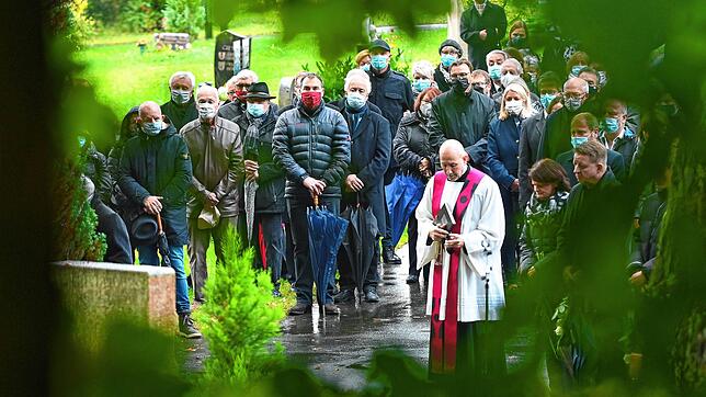 Unter großer Anteilnahme vieler Wegbegleiter ist Rainer Alferi auf dem Waldfriedhof Radolfzell beerdigt worden.