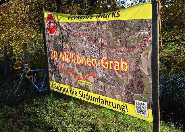 Das Aktionsbündnis stellt den Sinn der Ortsumfahrung infrage und befürchtet unnötige Geldverschwendung.