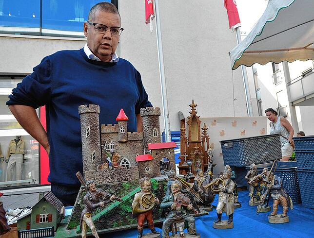Bild 16: Reges Treiben auf dem Flohmarkt in Markdorf