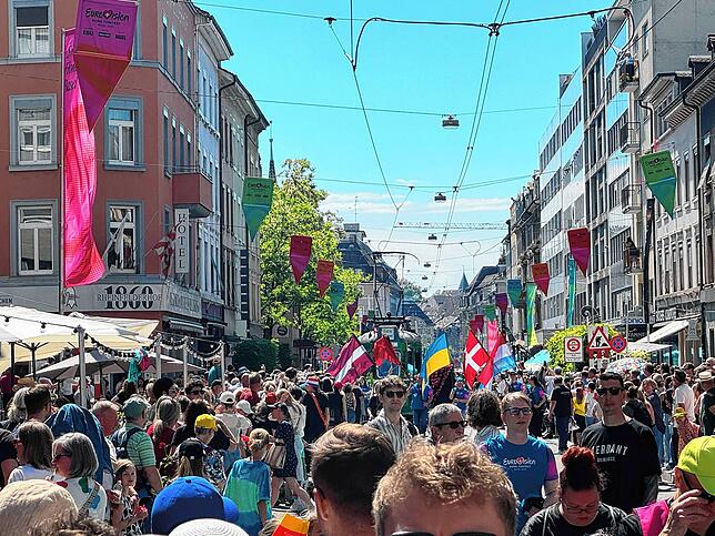 Bild 17: ESC 2025 in Basel: So bunt und laut startet die große Eröffnungsparty in der Innenstadt