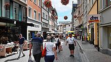 Volle Innenstädte auch unter der Woche: Solche Bilder wie dieses aus dem Sommer 2021 in Konstanz wünschen sich nicht nur Händler, ...