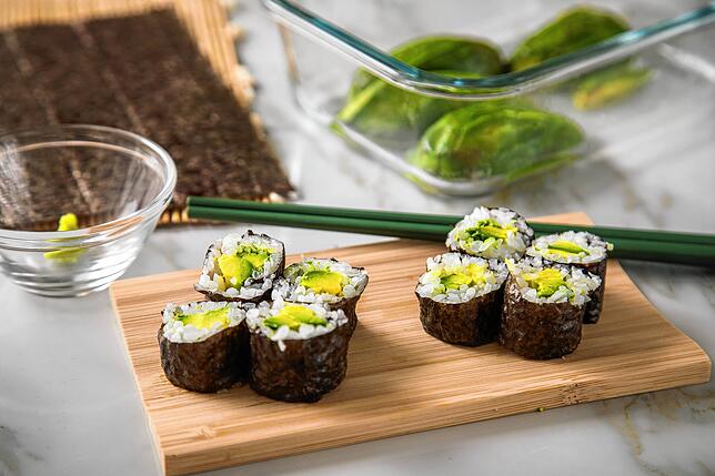 Bekannt sind Algen vor allem in der Zubereitung von Sushi.
