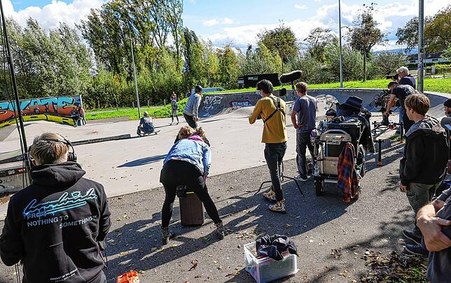 Dreharbeiten zu der neuen Staffel „Wapo Bodensee“ auf dem Radolfzeller Skateplatz.