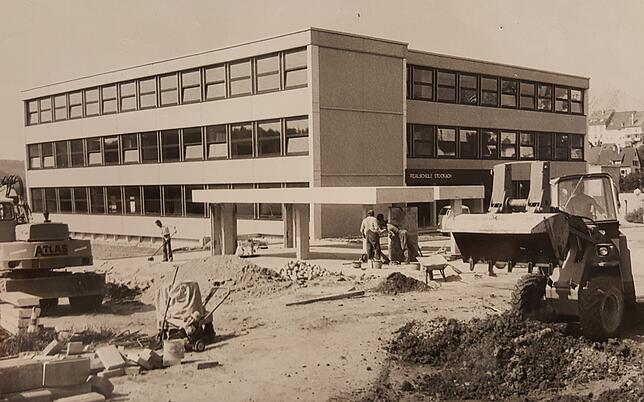 Aus Richtung Winterspürer Straße sah so die Realschule 1977 aus.