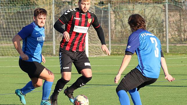 Führung: Kurz vor der Pause sorgte Routinier Anton Weiß &ndash; hier ein Archivbild &ndash; vom FSV Rheinfelden II für das 1:0 in der ...