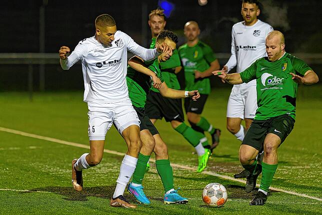 Bild 13: SV Herten muss mit 2:2 gegen FC Schönau zufrieden sein &ndash; und wir haben Bilder!