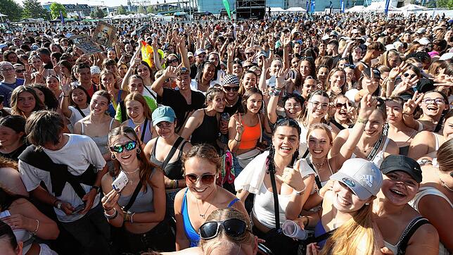 (Archivbild) Sonne und Musik: Die vergangenen Sommerkonzerte, wie hier der Auftritt von Rapper Cro im Jahr 2023, lockten tausende ...