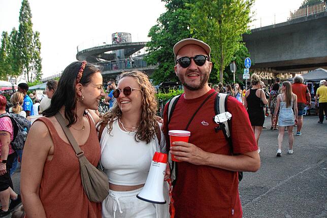 Bild 7: Run auf den großen Flohmarkt mit mehr als 1000 Ständen in Konstanz
