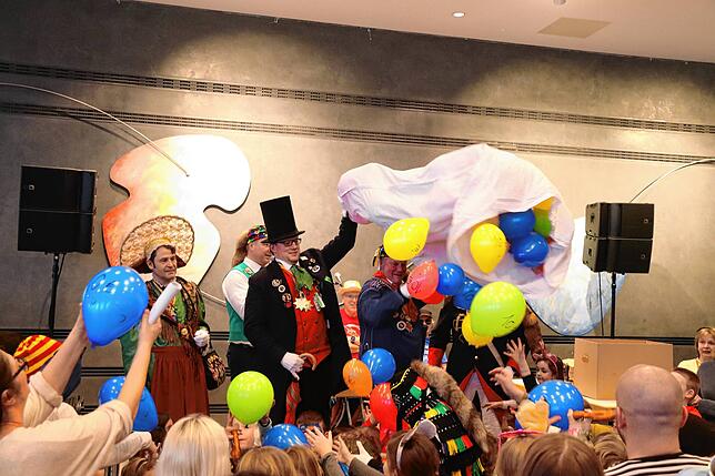 Bild 16: Gutsele, Brezele und ein Abschied nach 30 Jahren: Die schönsten Bilder vom Kinderball