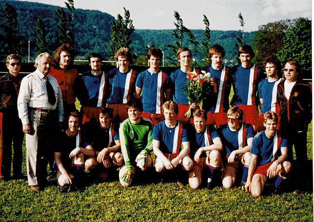 Gute alte Zeiten: 1978 hieß der Club noch FC 08 Säckingen und feierte seine vorletzte Meisterschaft in der Bezirksliga. Nach einem 2:1 ...
