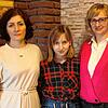Liarysa Chernushyna, ihre Tochter Iryna (10) und Nataliia Revutska (von links) haben sich in Deutschland eingelebt.