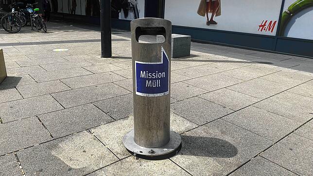 Das ist einer der 30 Unterflurmülleimer, die im Bereich der Singener Innenstadt verteilt sind und optimiert werden könnten.