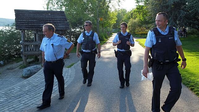 Beobachten die Situation im Thermepark (von links): Günter Hornstein, Martin Bartsch, Marius Krebs und Andreas Rieß. Zuletzt kam es hier ...