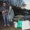 Auf dem Parkplatz vor dem Waldfriedhof in Litzelstetten wurden viele Tüten und Taschen mit Geschenken für Werner Husemann deponiert. ...
