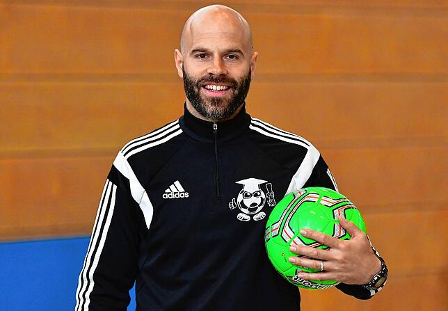 Jan Hebding (37) aus Lörrach: „Wir wollen mit den streetkickers39 den Kindern positive Effekte für die körperliche und soziale ...