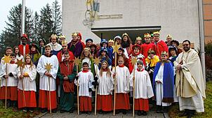Am Dreikönigstag wurden die Sternsinger aus Wald und Walbertsweiler bei einem gemeinsamen Gottesdienst ausgesandt.