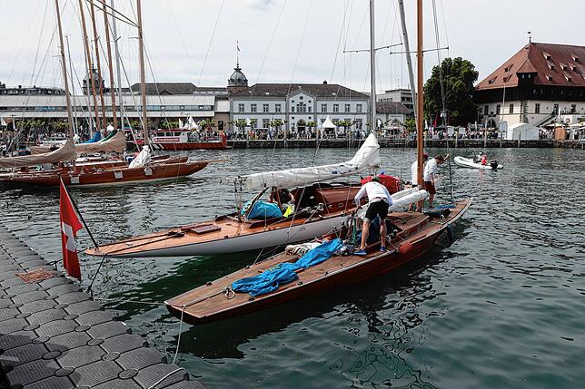 Bild 46: Die Internationale Bodenseewoche 2024 ist vorbei. Im Konstanzer Hafen erfolgt die Siegerehrung