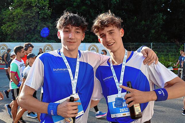 Bild 2: Mit Ausdauer und Kreativität- tausende Läufer messen sich beim ZF Firmenlauf