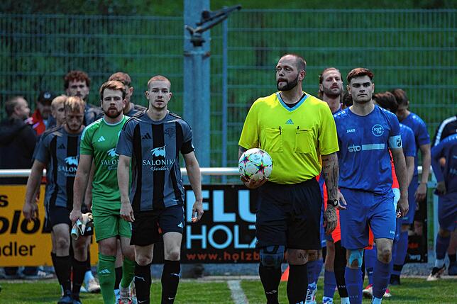 Bild 1: SG Stühlingen/Weizen bezwingt den FC Hochrhein mit 4:1 – und wir haben Fotos!