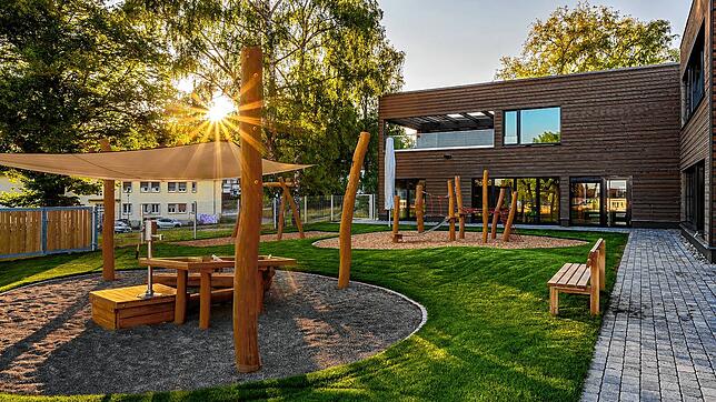 Mit dem Kindergarten ist das erste Gebäude im neuen Stadtviertel &bdquo;Am Buchberg&ldquo; fertig. Nun hat der Gemeinderat die ersten ...
