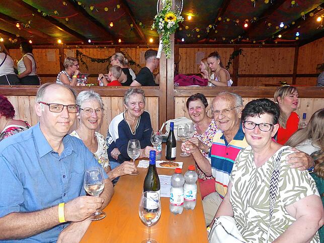 Bild 10: Die Bilder vom Bermatinger Weinfest! So schön war der Auftakt am Freitagabend
