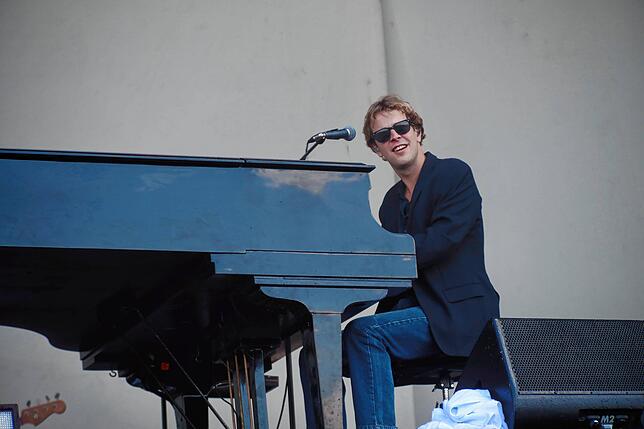 Bild 7: Die besten Bilder vom Auftritt von Tom Odell auf dem Southside 2024