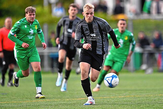 Bild 8: SV Herten setzt sich mit 4:1 gegen FC Hochrhein durch – und wir haben Bilder!