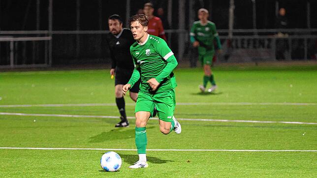 Zug zum Tor: Justin Groß vom SV Rheintal erzielte fünf Tore binnen fünf Tagen. Erst drei Treffer zum 6:2-Erfolg bei der Spvgg. ...