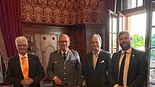 Der CDU-Kreisvorsitzende Klaus Burger, Generalmajor Andreas Henne, S.D. Albrecht Prinz Hohenzollern und Sarjoscha Marquardt (von links.) ...