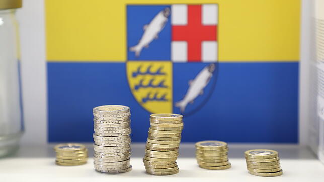 Bild : Knifflig! Kreis plant große Investitionen – trotz rasant anwachsender Verschuldung