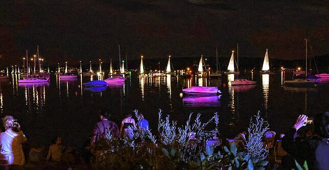 Bild 11: Bilder vom Hausherrenfest am Abend und dem Feuerwerk