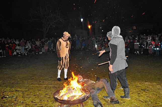Bild 12: Alle Bilder des Hugeloh Narrenspiels