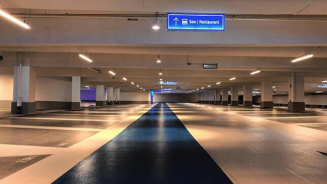 In der Tiefgarage wurde unter anderem ein neues Lichtkonzept umgesetzt.