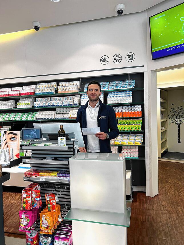 Valon Tolaj ist Apotheker in der Rathaus- und Sonnenapotheke.
