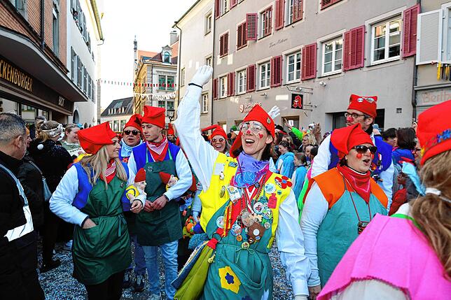Bild 33: Konstanzer Fasnachtsumzug 2025: Altstadt ist in Narrenhand