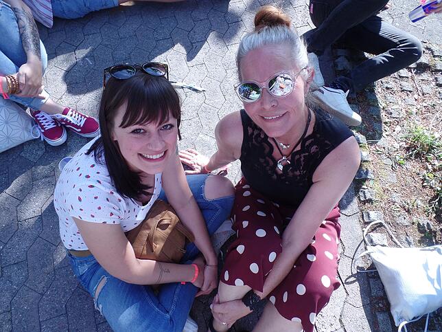 Melina (29) und ihre Mutter Ellen (60).