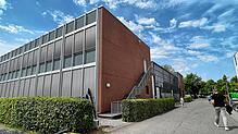 Das rote Gebäude G der Hochschule Technik, Wirtschaft und Gestaltung (HTWG) mit ganz unterschiedlichen Nutzern ist vorübergehend gesperrt.