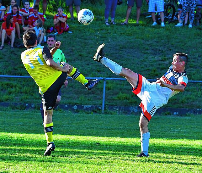 Bild 2: SV Eichsel dreht binnen drei Minuten das Spiel im Rothaus-Bezirkspokal zum 4:3-Sieg bei der SG Niederhof-Binzgen &ndash; und wir haben Bilder!