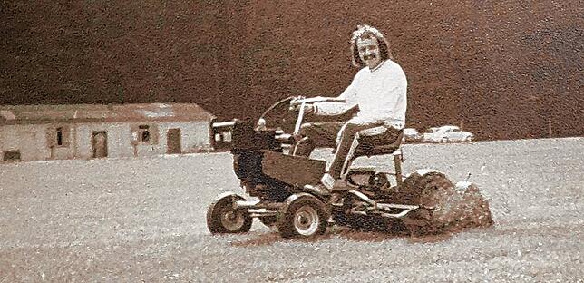 So fing es an: Im Sommer 1974 war Jürgen Lonardoni für den Rasen beim SV St. Blasien verantwortlich. Dort trainierte Weltmeister ...